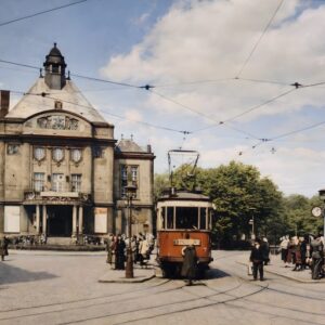 HISTORICKÁ TRAMVAJ NA NÁMĚSTÍ